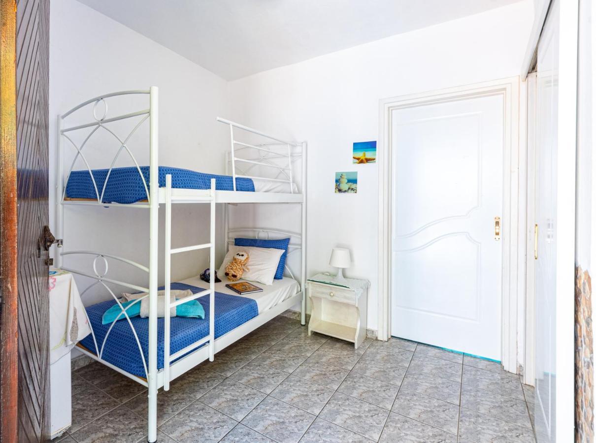Lions Apartments Poros Town エクステリア 写真