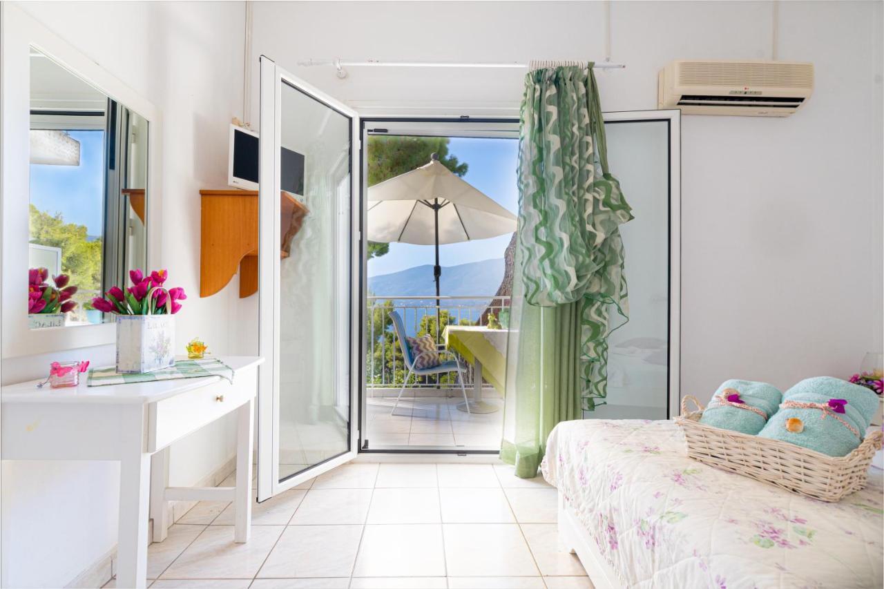 Lions Apartments Poros Town エクステリア 写真