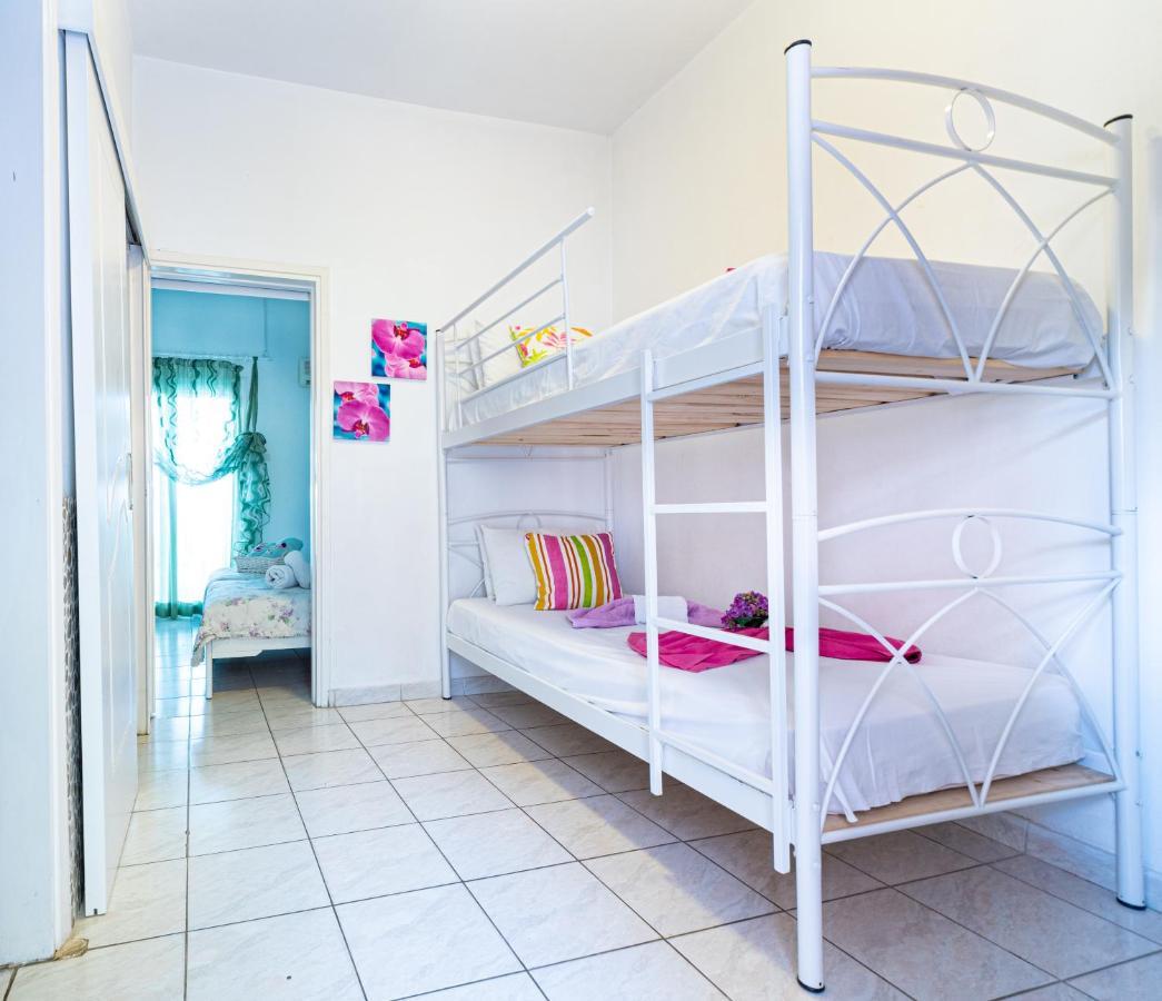 Lions Apartments Poros Town エクステリア 写真