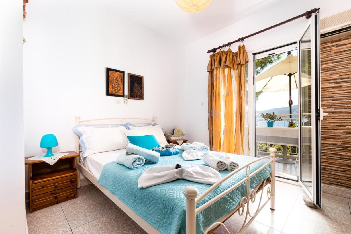 Lions Apartments Poros Town エクステリア 写真