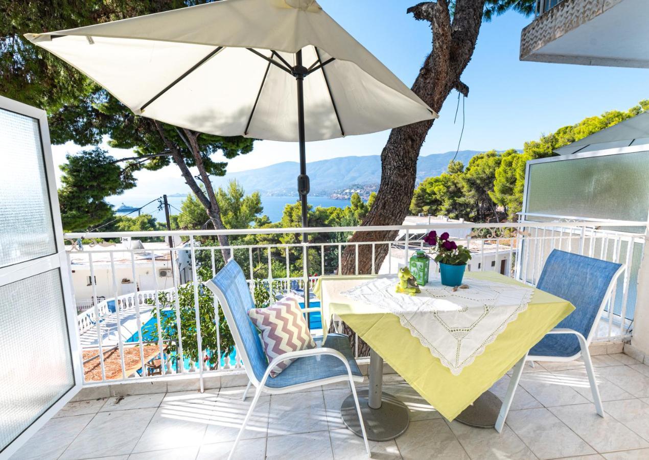 Lions Apartments Poros Town エクステリア 写真