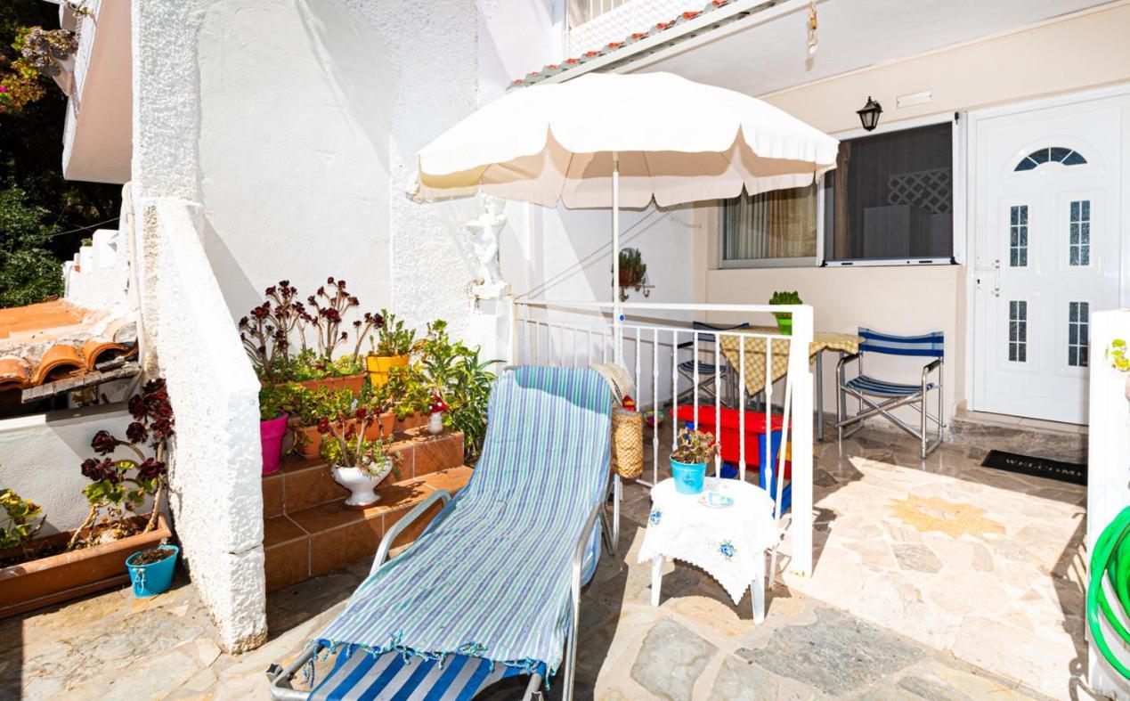 Lions Apartments Poros Town エクステリア 写真