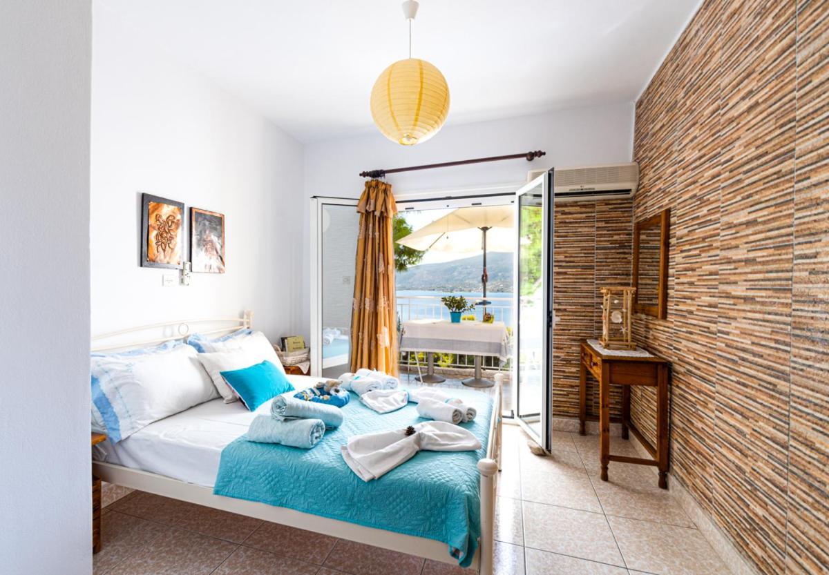 Lions Apartments Poros Town エクステリア 写真