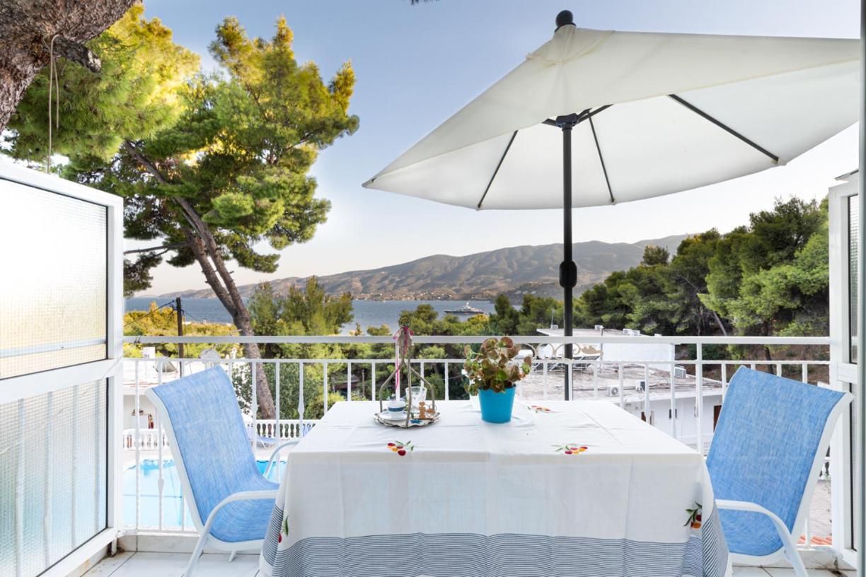 Lions Apartments Poros Town エクステリア 写真