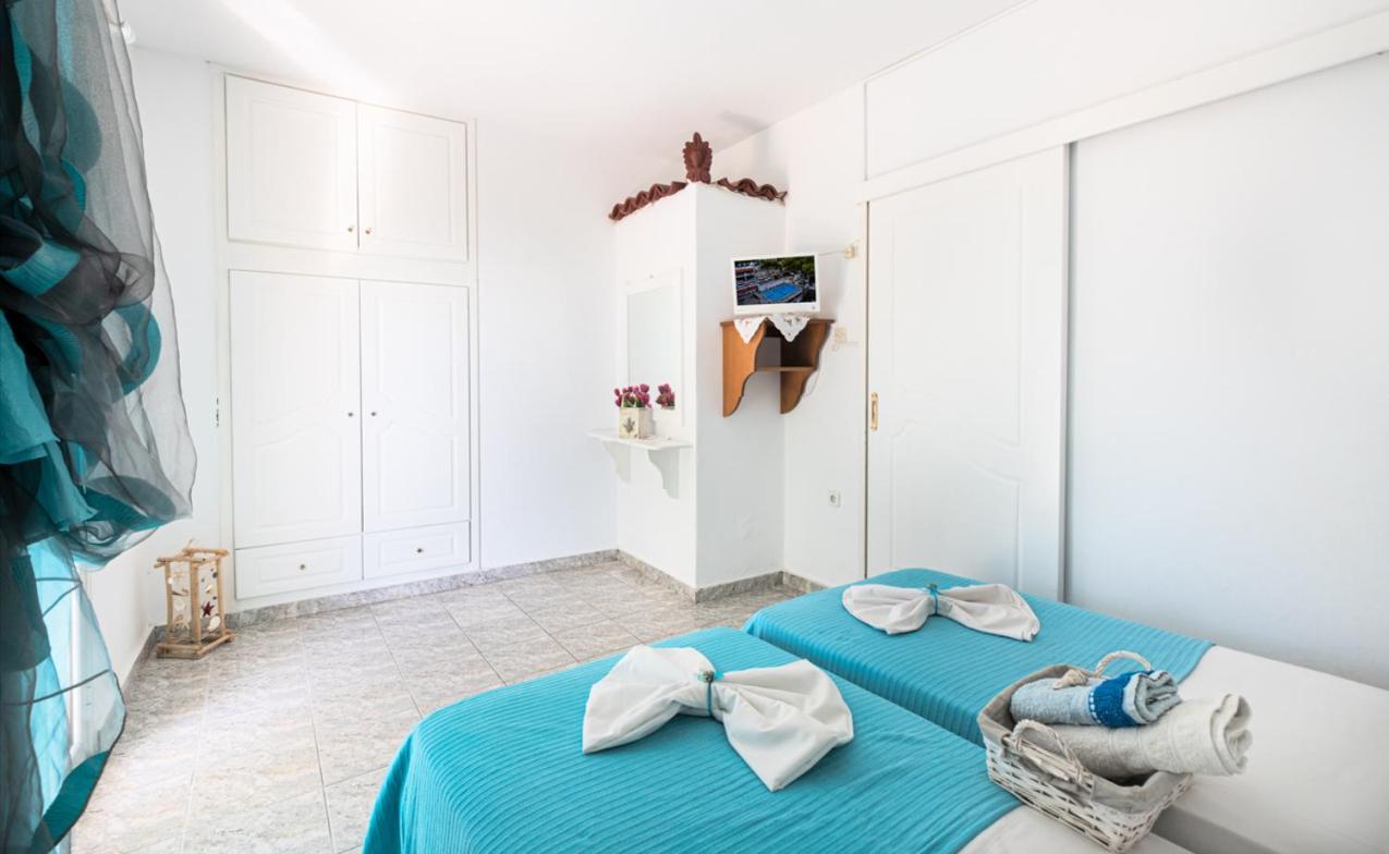 Lions Apartments Poros Town エクステリア 写真