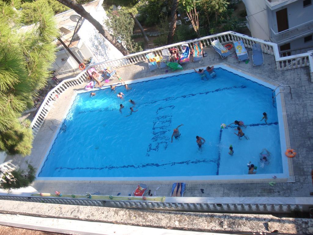 Lions Apartments Poros Town エクステリア 写真