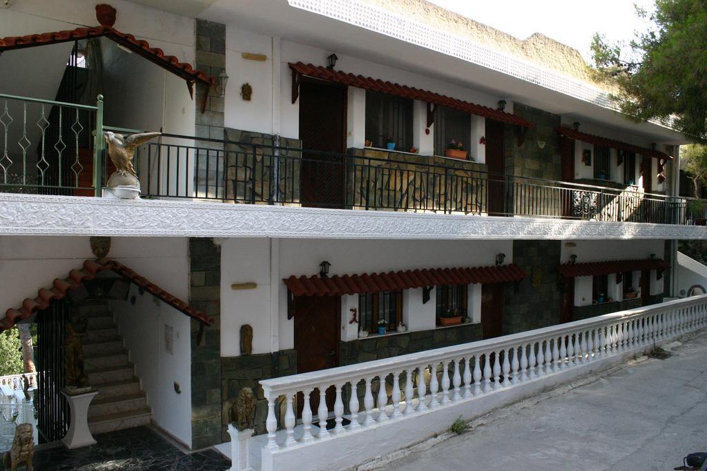 Lions Apartments Poros Town エクステリア 写真