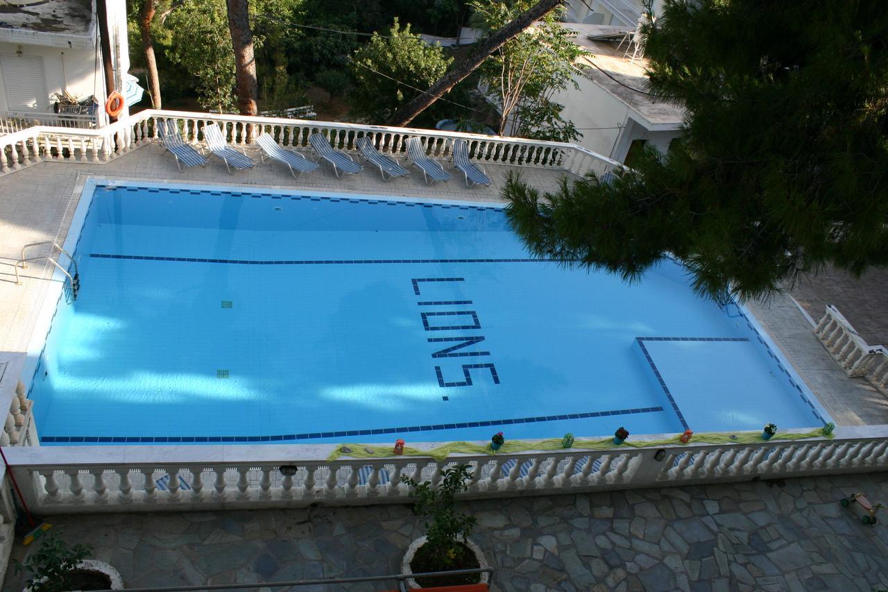 Lions Apartments Poros Town エクステリア 写真